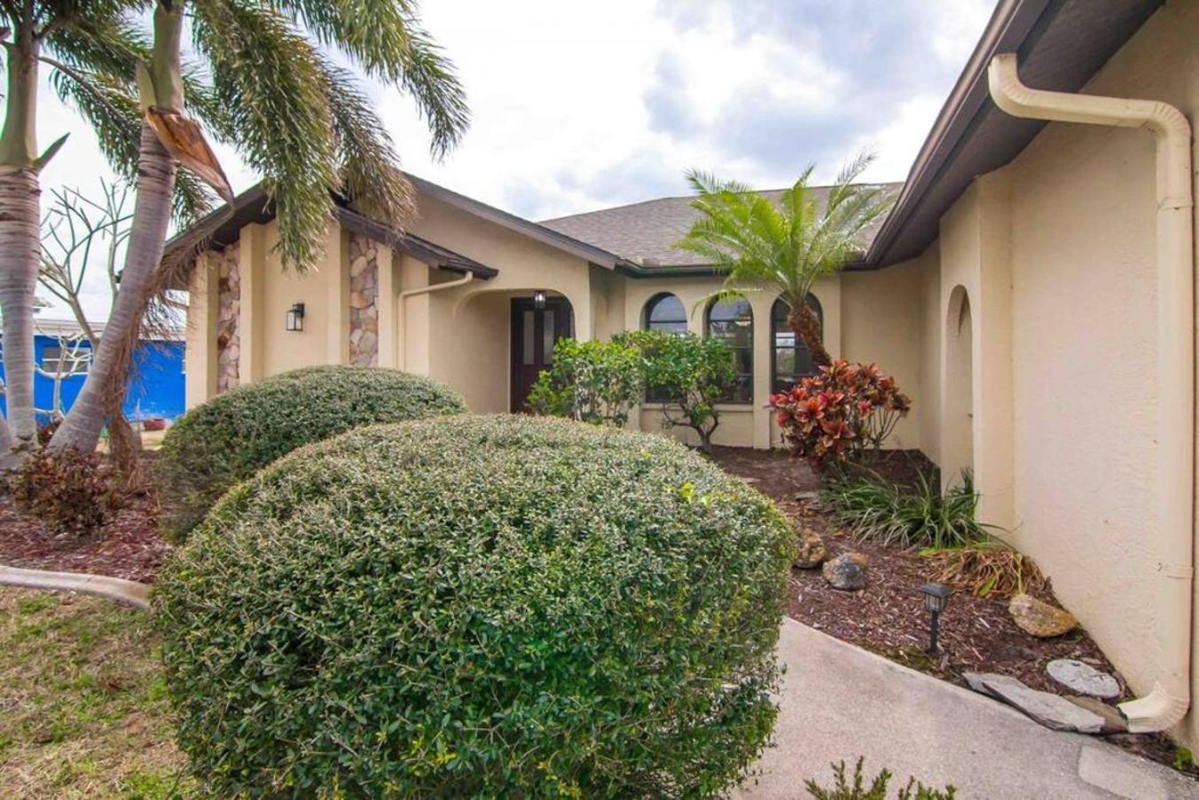 House With A Boatyour Private Waterfront Resort Port Charlotte Extérieur photo