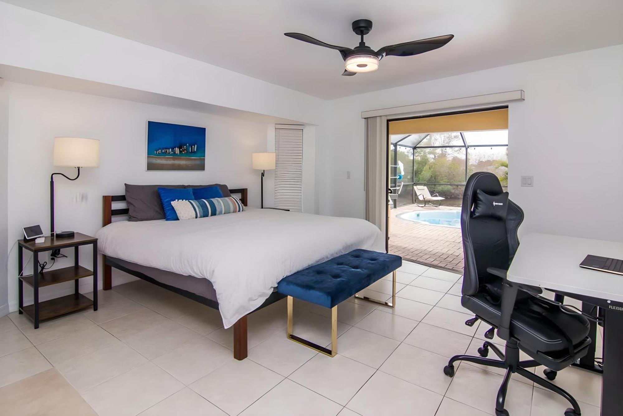 House With A Boatyour Private Waterfront Resort Port Charlotte Extérieur photo