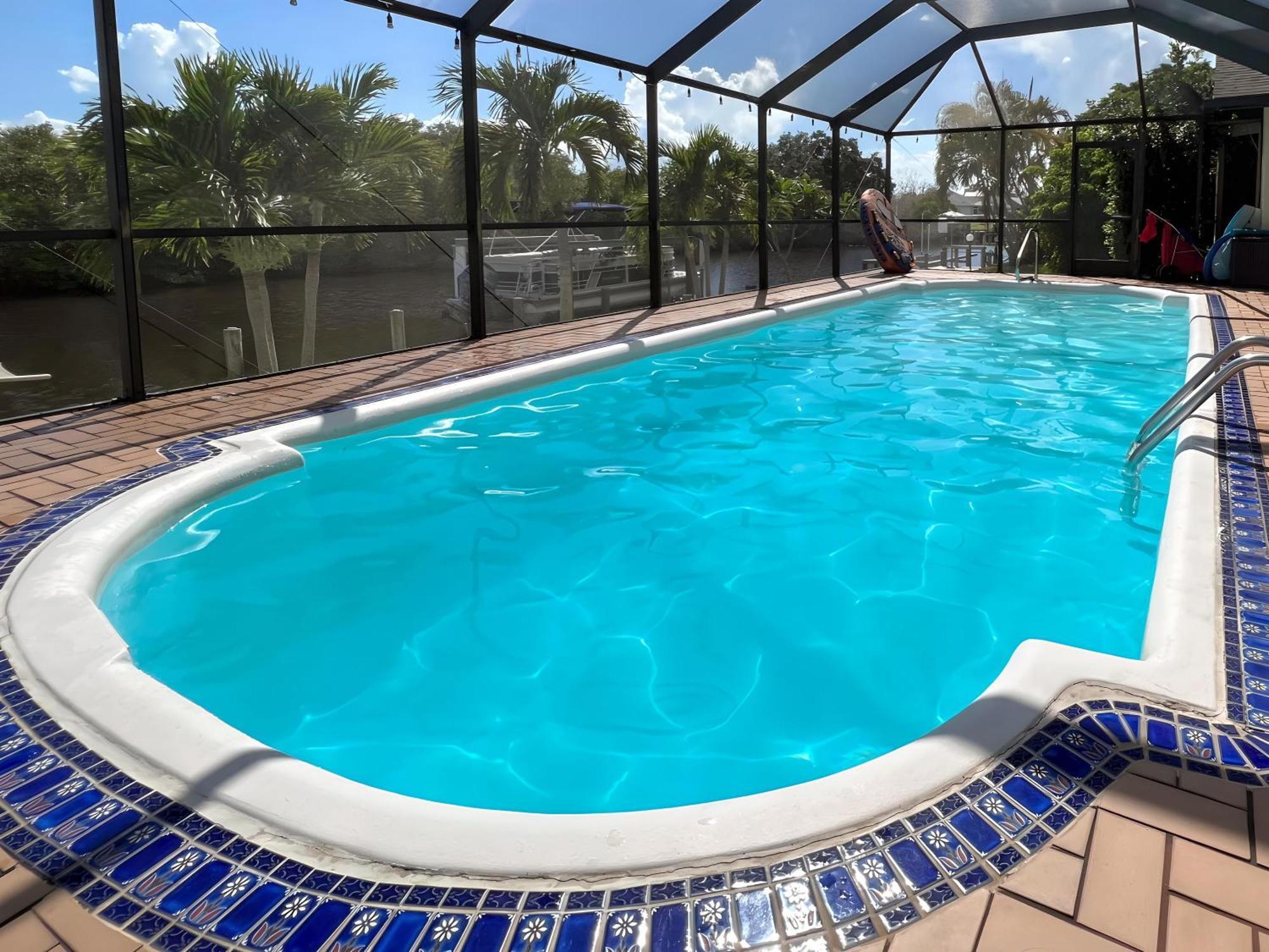 House With A Boatyour Private Waterfront Resort Port Charlotte Extérieur photo